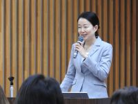 演題「女性が健やかに生きるヒント」わかりやすくお話ししていただき多くの女性が熱心に耳を傾けました。